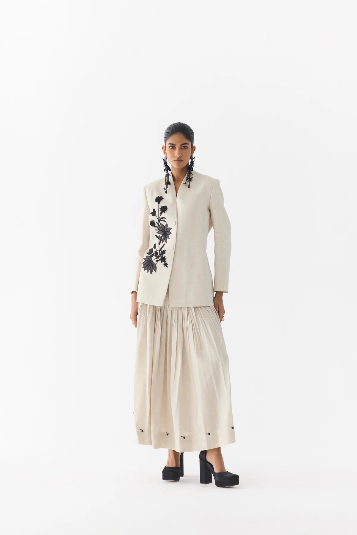 Rigu : Linen Blazer & Skirt