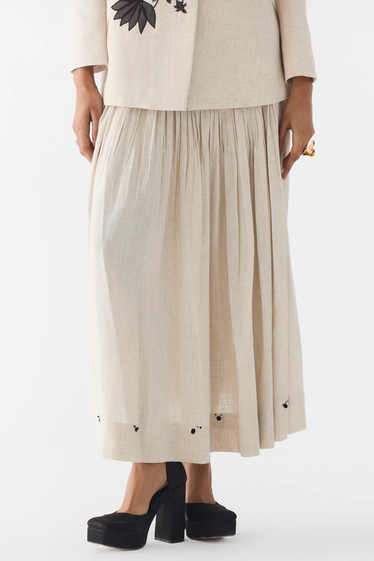 Rigu : Linen Blazer & Skirt