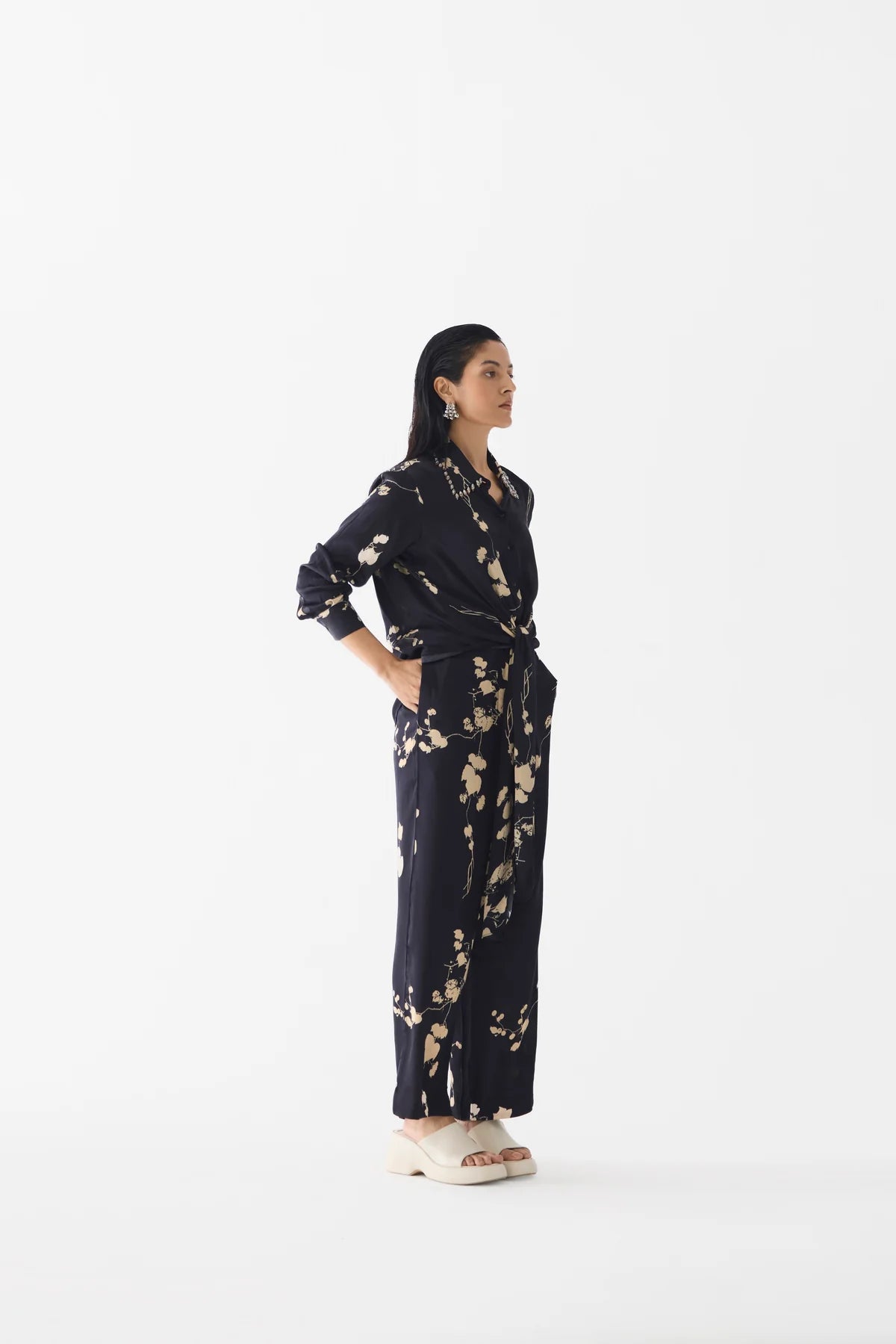 Rigu : Knot Shirt & Pants